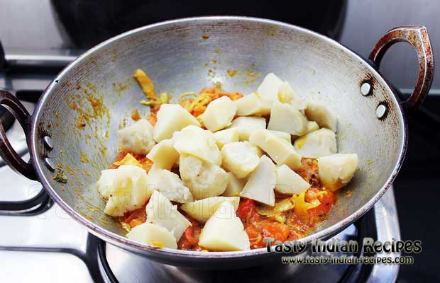 Add boiled potatoes and mix very well with cabbage and spices Add boiled potatoes and mix very well with cabbage and spices