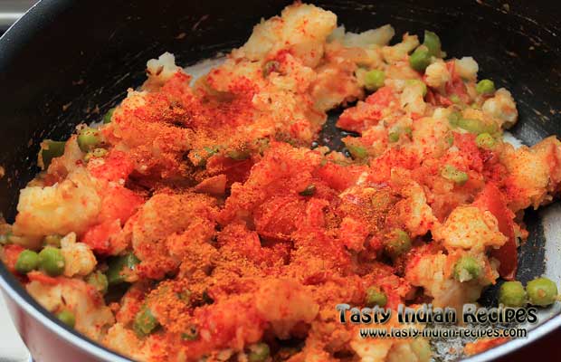 Mix Red Chilli Powder and Pav Bhaji Masala Mix Red Chilli Powder and Pav Bhaji Masala