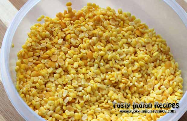 Soak Dal in water for about 10 minutes Soak Dal in water for about 10 minutes