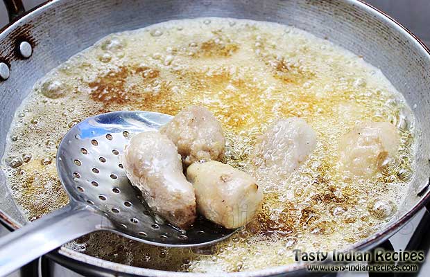 Arbi Frying in Oil Arbi Frying in Oil