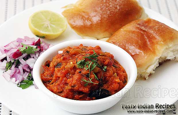 Khada Pav Bhaji with Buttery Pav, Onion and Lemon