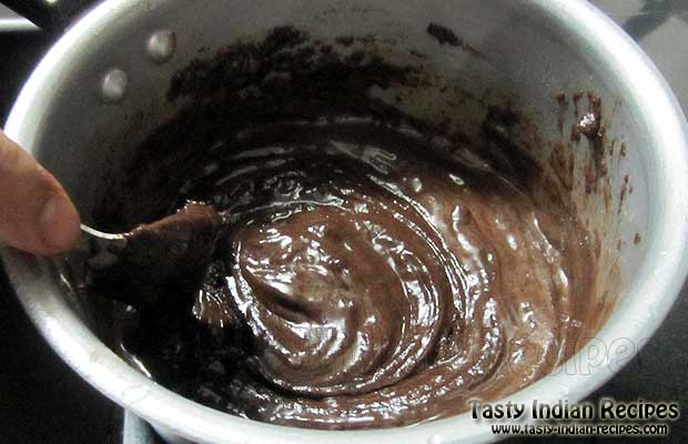 Mixture of Cocoa Powder, Vanilla and Chocolate Chips Mixture of Cocoa Powder, Vanilla and Chocolate Chips