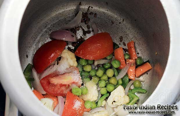 Vegetables in a Pressure Cooker Vegetables in a Pressure Cooker